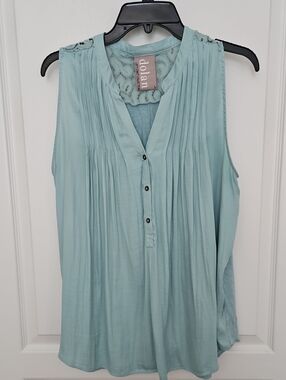 dolan Light Aqua Pleated Sleeveless Top, Large